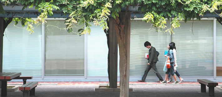 Graduate School of Humanities, Kobe University. Faculty of Letters, Kobe University.